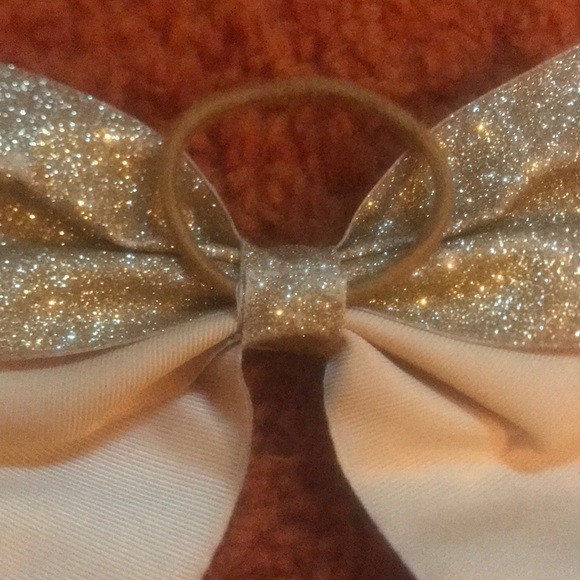 Bows - Picture 6 of 6